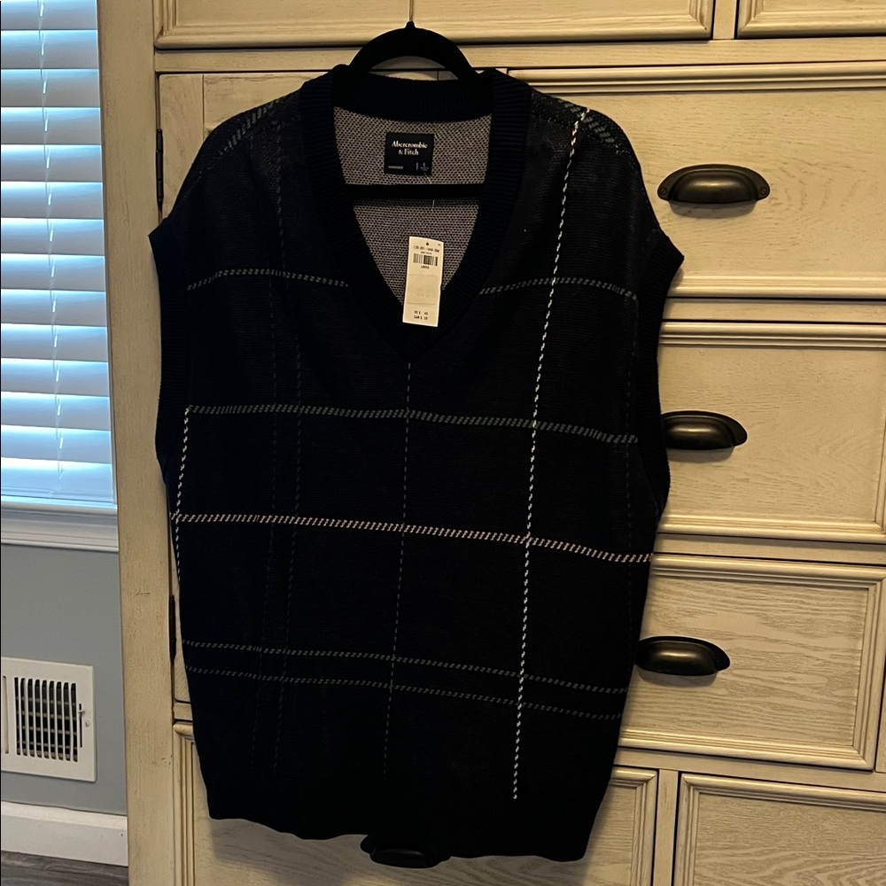 Abercrombie & Fitch Black V-Neck Sweater Vest